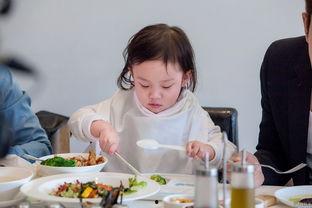 娱乐吃瓜李小露是谁,揭秘李小露的星途与争议