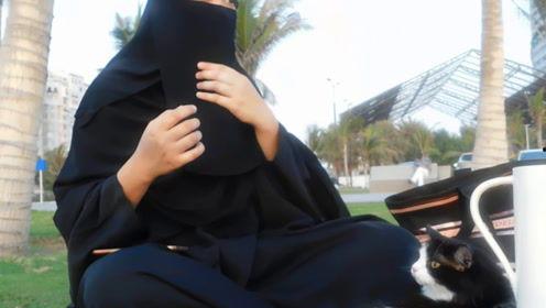 娱乐吃瓜君短裤,娱乐吃瓜君的时尚态度大揭秘